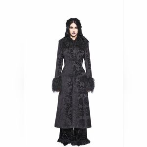 Chic Black Women's Cape with Faux Fur Accents